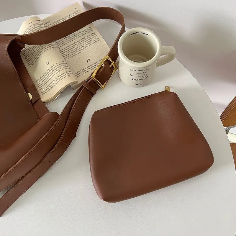 Bolsa Feminina em Couro Genuino - Heyse Herraz