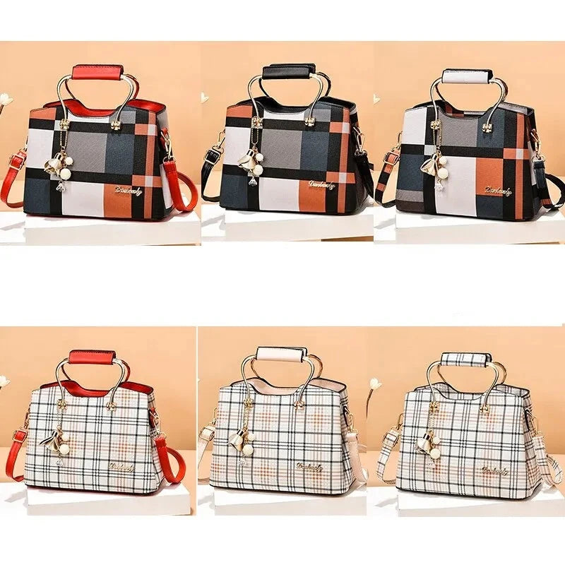 Bolsa Feminina Xadrez em Couro Genuino - Queen Premium