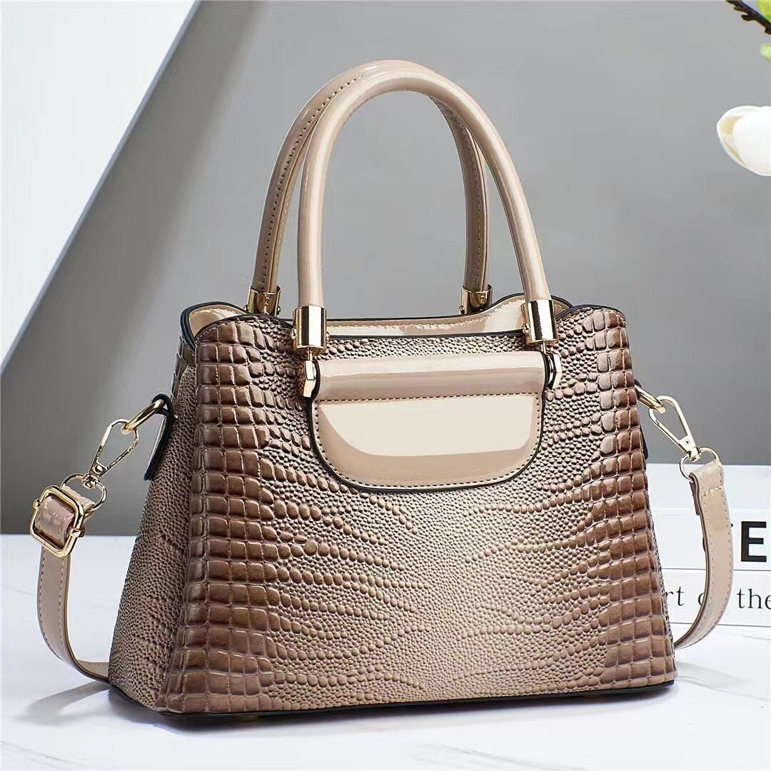 Bolsa Feminina de Couro Genuíno - Cecilia Lamberti