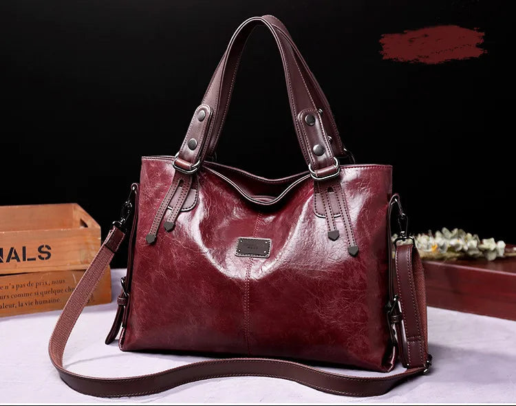 Bolsa Feminina em Couro Genuíno - Isis Gabrielli