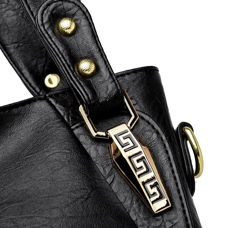 Bolsa Feminina em Couro Genuíno -  Beatrice Lamberti