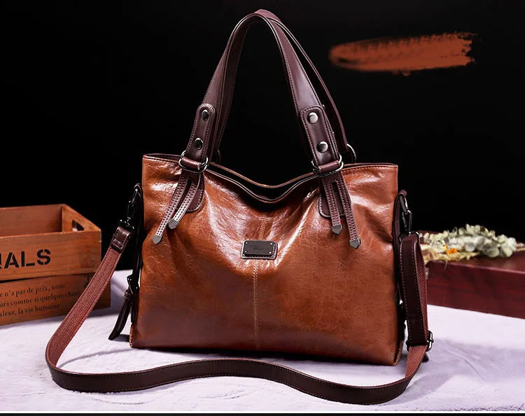 Bolsa Feminina em Couro Genuíno - Isis Gabrielli