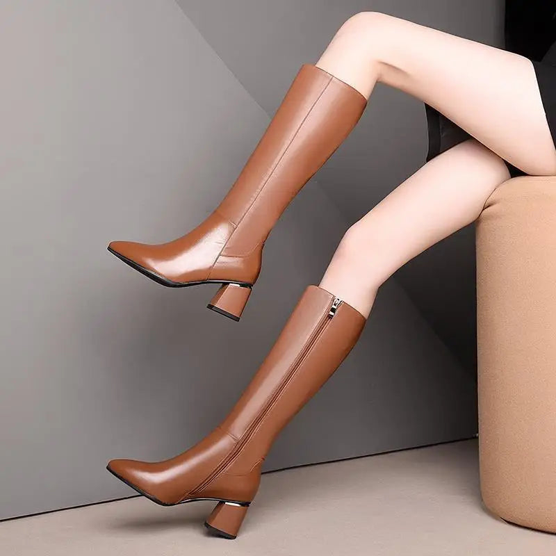 Bota Feminina em Couro Genuino - Fellicy Premium