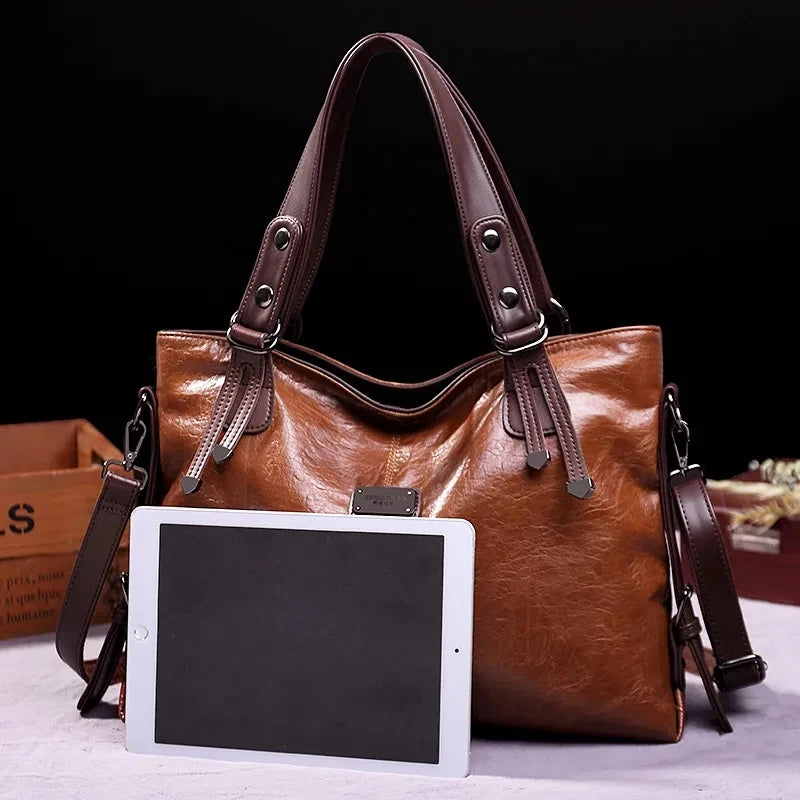 Bolsa Feminina em Couro Genuíno - Isis Gabrielli