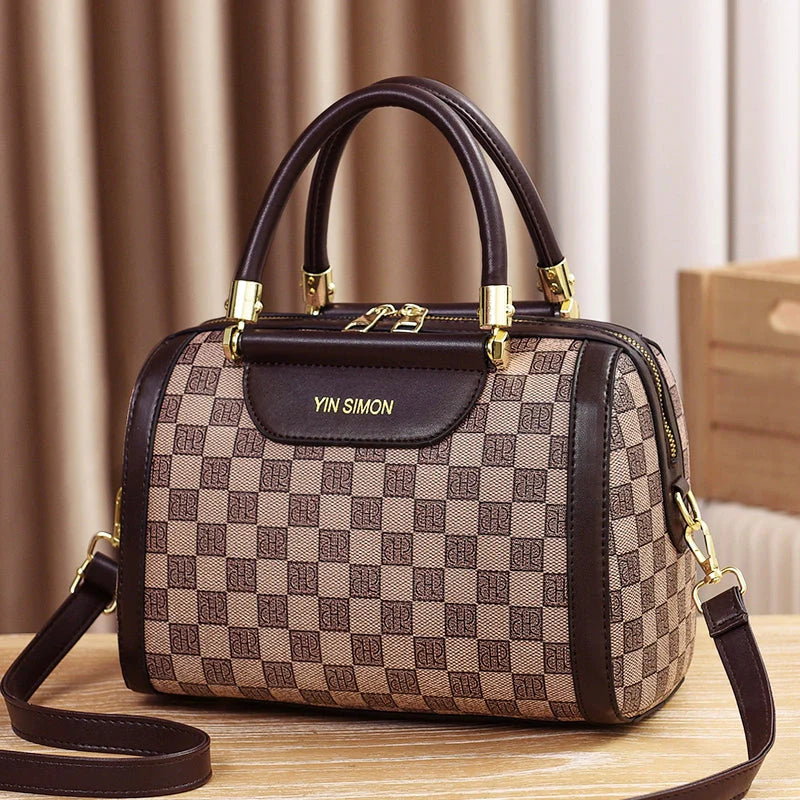 Bolsa Feminina de Couro Genuino - Menezes Ferraz