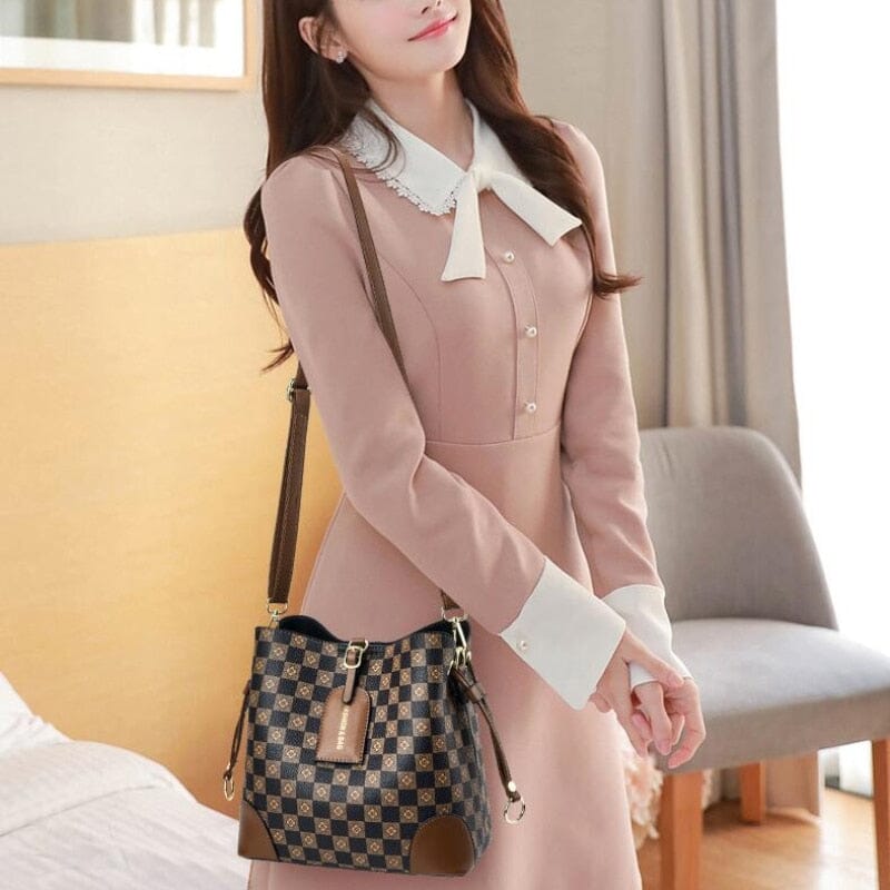 Bolsa Feminina em Couro Genuino - Santini Luvi