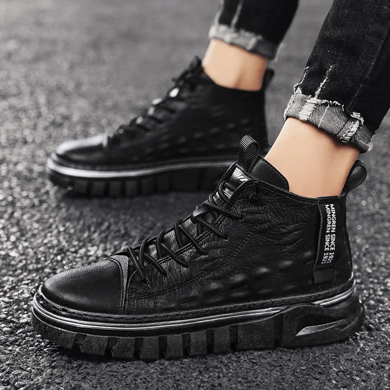 Bota Masculina em Couro Genuino - Tratora Premium