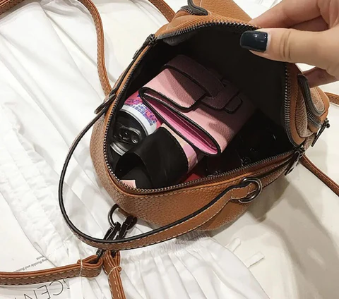 Mochila Feminina em Couro Genuino - Felyciia Premium