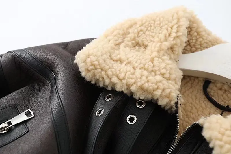 Jaqueta Feminina em Couro Genuino - Geneviv Armand