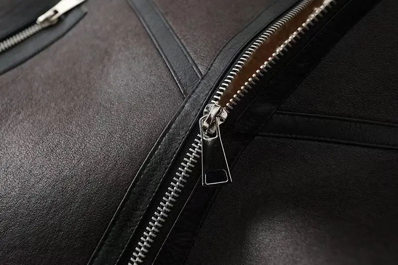 Jaqueta Feminina em Couro Genuino - Geneviv Armand