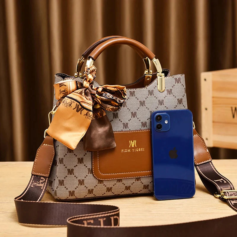 Bolsa Feminina em Couro Genuino - Kelly Mili
