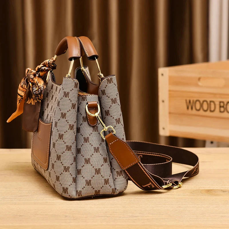 Bolsa Feminina em Couro Genuino - Kelly Mili