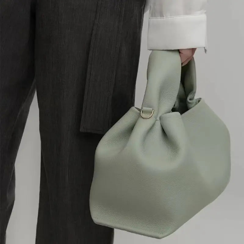 Bolsa Feminina em Couro Genuino - Laviny