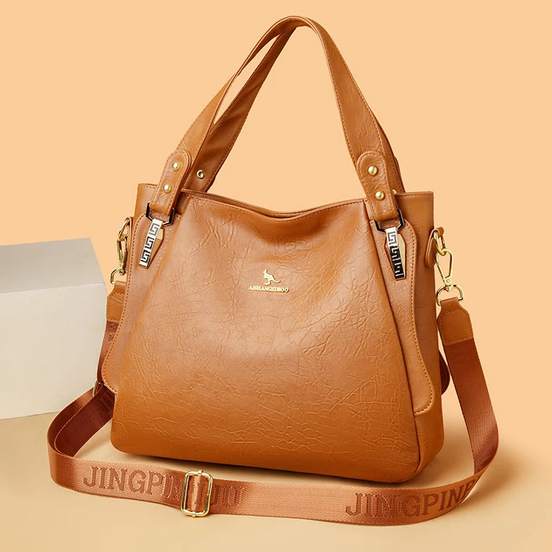 Bolsa Feminina em Couro Genuíno -  Beatrice Lamberti