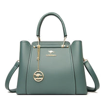 Bolsa Feminina Clássica em Couro - Aussie Bolsas a tiracolo LojasStonks Verde - bolsas femininas de couro em promocao, bolsas de couro legitimo baratas, bolsa de couro feminina transversal, bolsa feminina, bolsa feminina grande